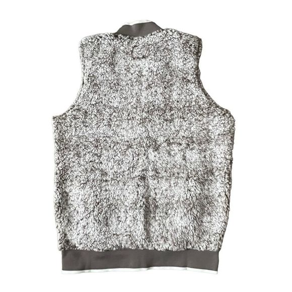 NWT NBA Chicago Bulls Women’s Sherpa vest - Picture 5 of 6